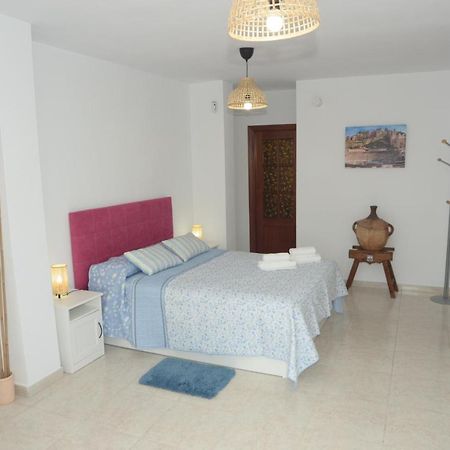 Habitacion Grande Con Terraza Privada, Malaga Centro Buitenkant foto