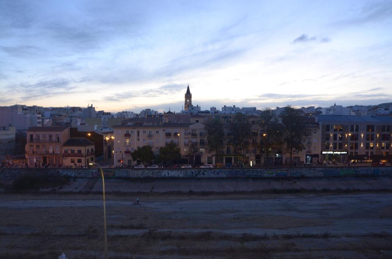 Habitacion Grande Con Terraza Privada, Malaga Centro Buitenkant foto